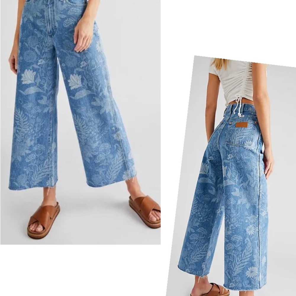 Wrangler World Wide Crop 662 Indigo Floral Jeans